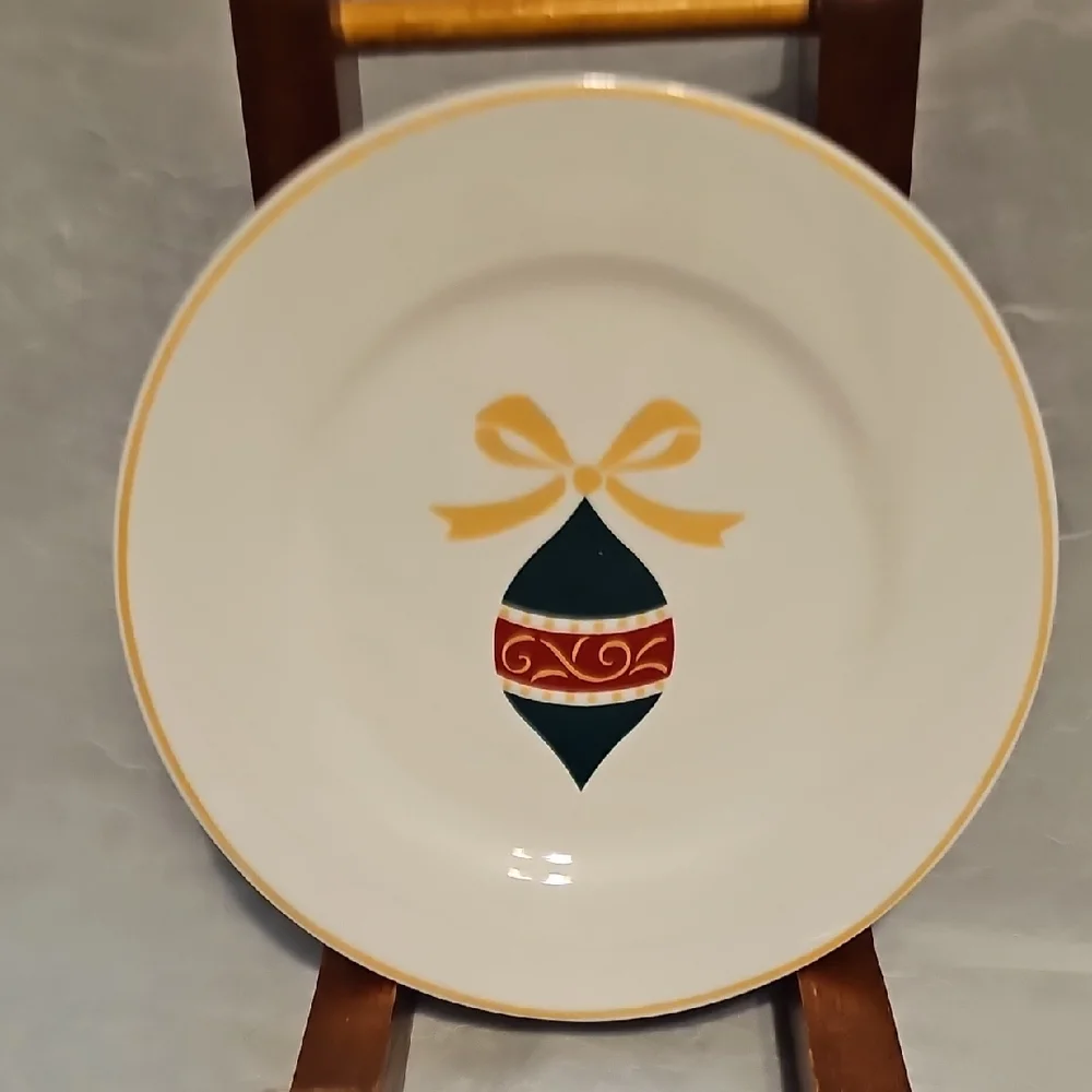 Gibson Holiday Ornament Dinner Plates - Set of 4